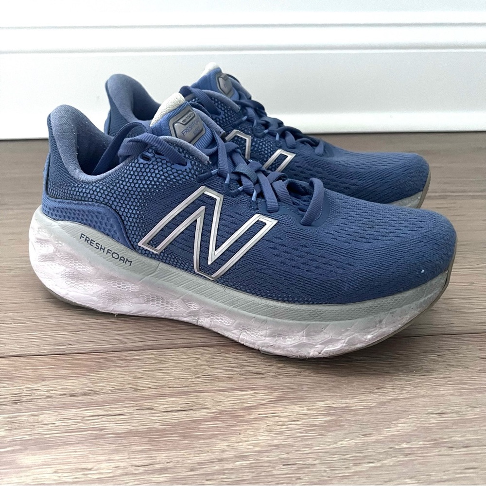 New Balance Fresh Foam More v3 Womens Running Blue Athletic Sneakers size 7.5